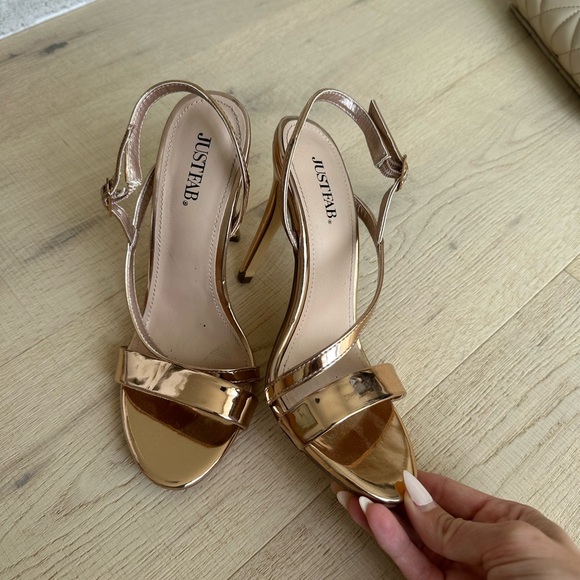 Gold heels - Picture 2 of 4